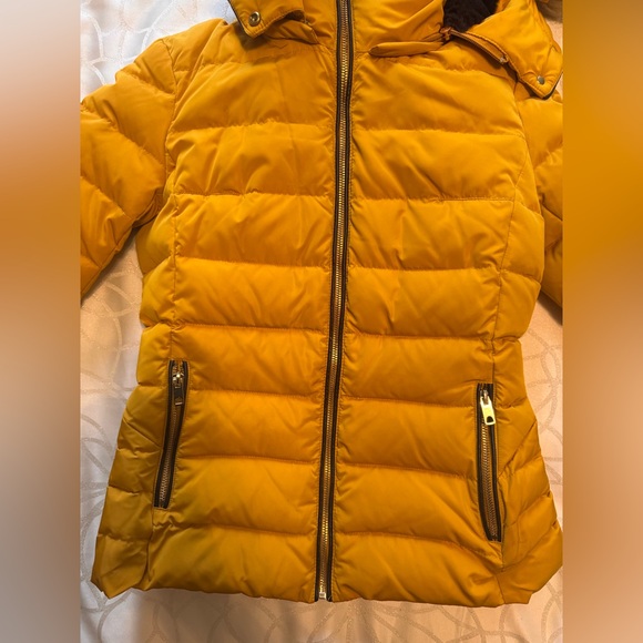 Zara Yellow Jacket - Picture 2 of 8